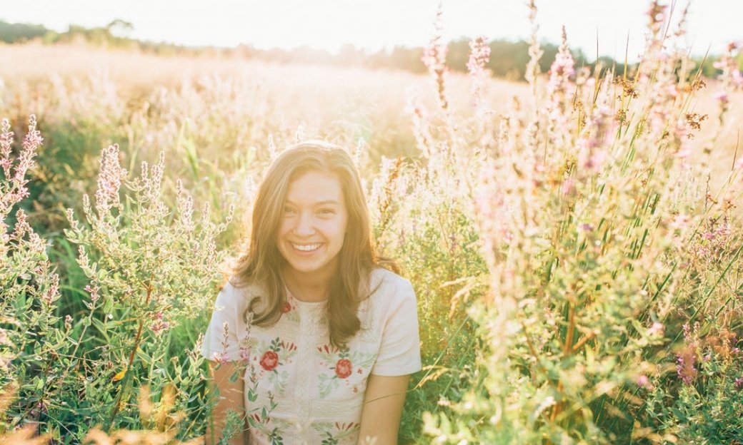 18 Beneficial Herbal Teas to Nourish the Female Body